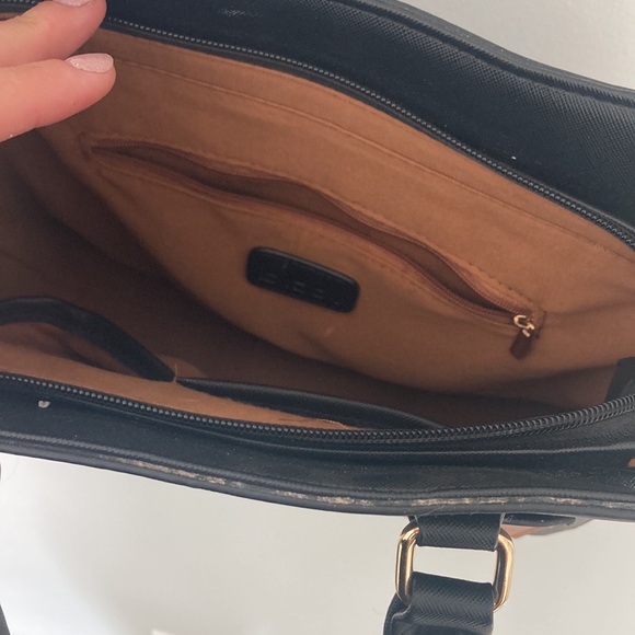 Bizou Crossbody Bag - Picture 4 of 5